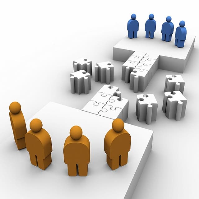 Încă două instituții  vor fuziona