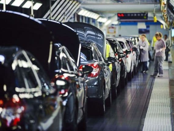 Cifra de afaceri în comerţ şi servicii în semestrul I 2014