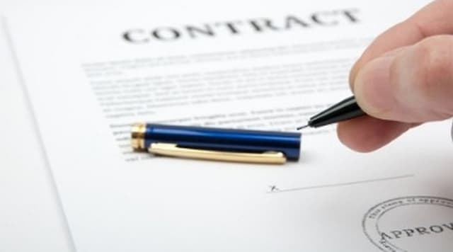 Au fost semnate noi contracte de furnizare a electricității