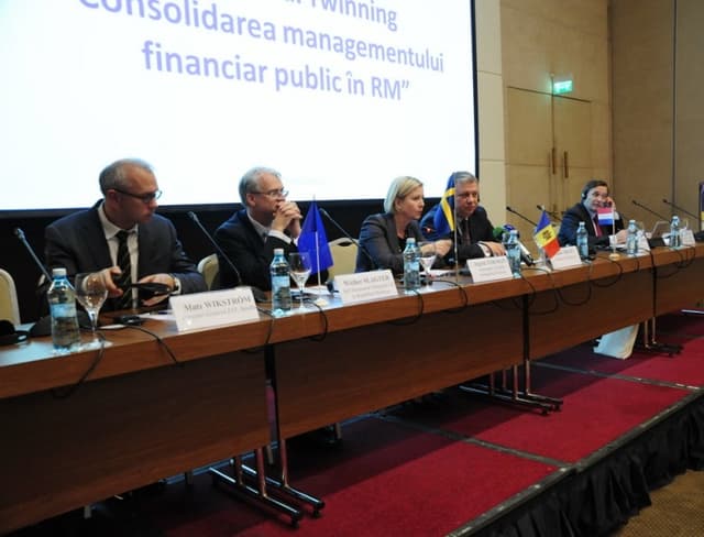 Robert Gielisse: "Controlul Financiar Public Intern asigură că guvernatorii cheltuie banii contribuabililor raţional"