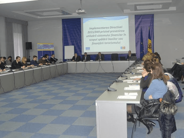 Auditorii şi contabilii, instruiţi în domeniul combaterii spălării banilor