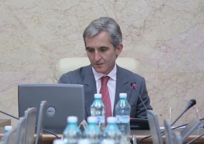 Guvernul Leancă îşi asumă din nou răspunderea pentru un pachet de legi
