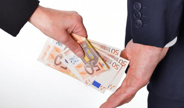 Bulgaria întrece România în lupta împotriva corupţiei şi absorbţia fondurilor UE