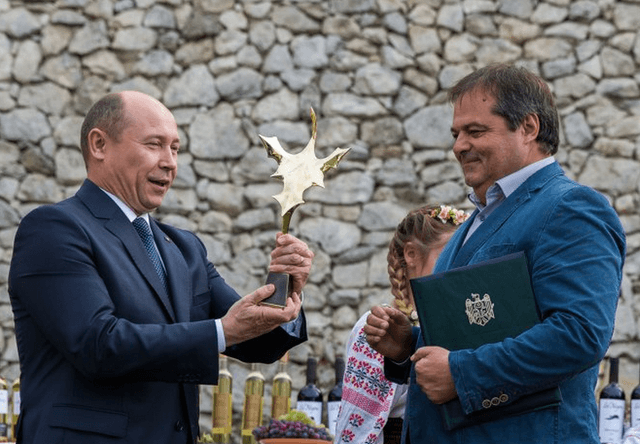 De Ziua Națională a Vinului, Valeriu Streleţ a înmînat Marele premiu în domeniul vitivinicol