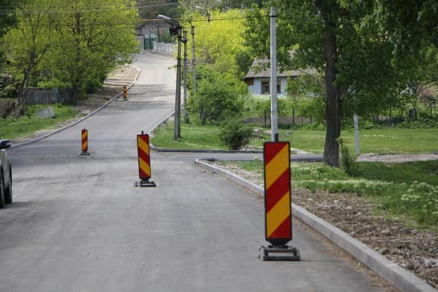 Peste 1100 km de drumuri locale și regionale vor fi reparate în următorii ani