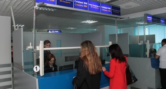 Peste 297 mii de moldoveni au mers fără vize în Uniunea Europeană