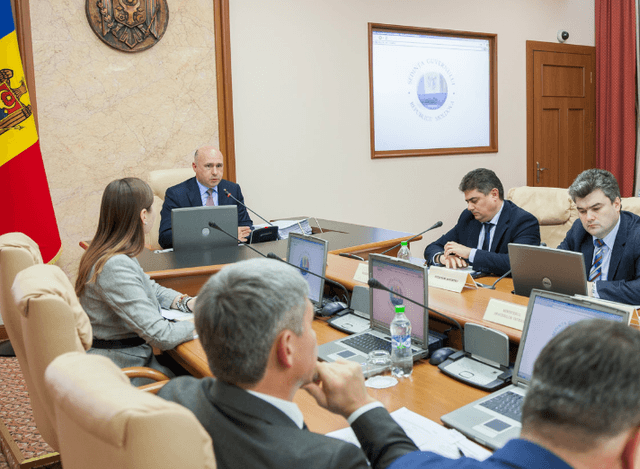 Guvernul a aprobat majorarea salariului minim pentru cadrele didactice universitare