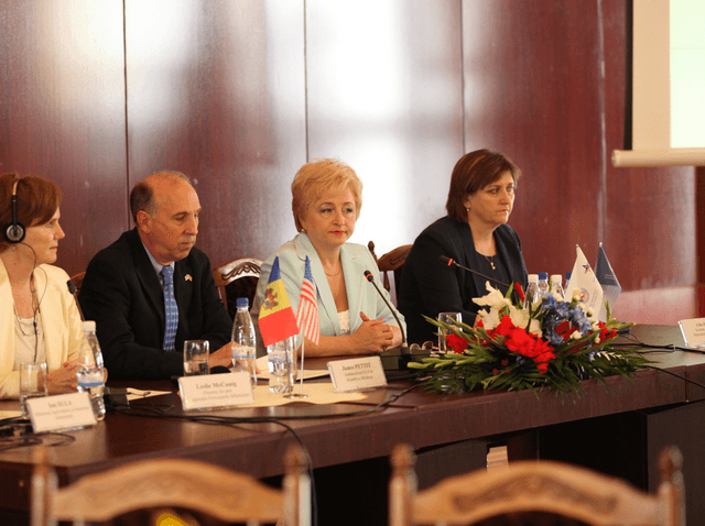 Creşterea competitivităţii produselor moldoveneşti şi atragerea investiţiilor vor contribui la dezvoltarea economică