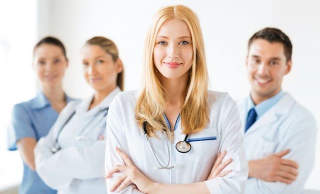 La funcţiile de şefi ai instituţiilor medicale pot candida și persoane cu alte specializări
