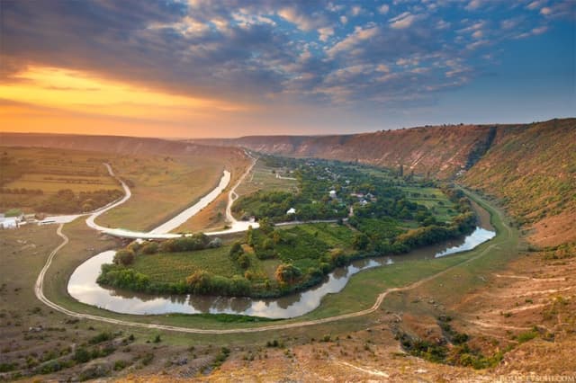 Исторический комплекс «Орхеюл Векь» может войти в список всемирного наследия ЮНЕСКО