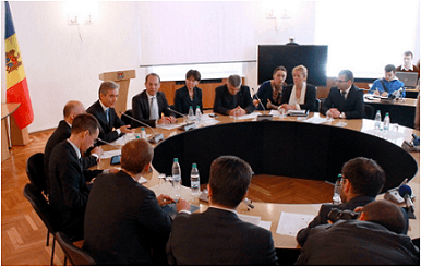 Cetățenii moldoveni vor putea face transferuri de bani mult mai ieftin, din Italia sau Republica Moldova