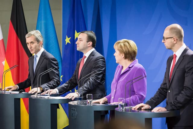 Angela Merkel: Germania susţine integrarea europeană a Republicii Moldova