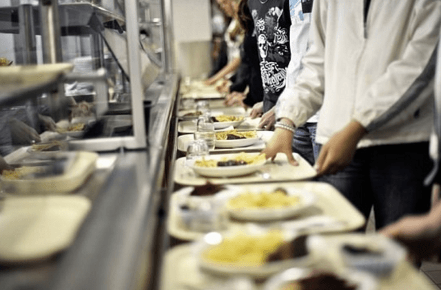 Produsele de fabricație proprie ale cantinelor școlare sunt scutite de TVA