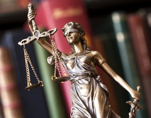 Реформу правосудия придется продолжать собственными силами