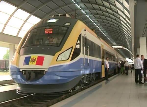 Primul tren modernizat al CFM va porni spre Iași