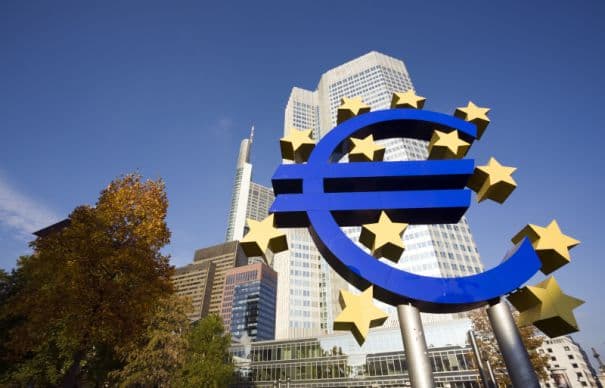 Miniştrii din UE caută soluţii de finanţare pentru revigorarea economiei, fără creşterea datoriilor