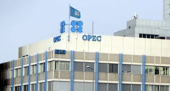 OPEC este dispusă să lase preţul petrolului să cadă la 40 de dolari pe baril, de la 115 dolari în iunie