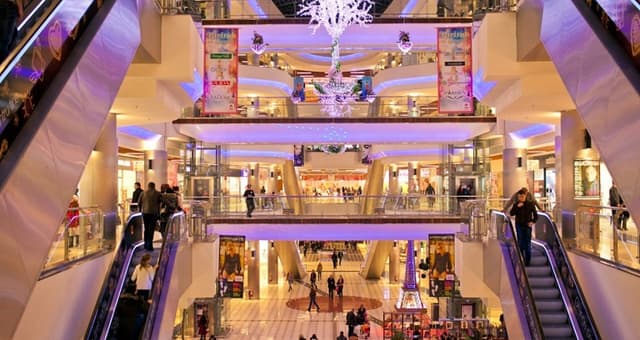 CESP a mun. Chișinău a decis: centrele comerciale vor activa până la ora 22.00