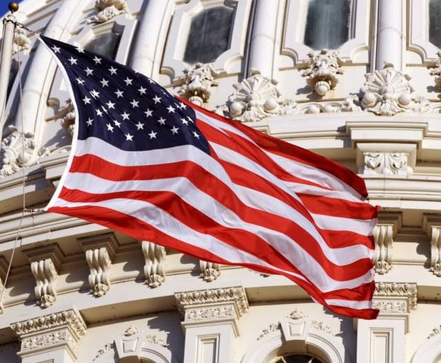 Ascensiunea Americii: În doi ani dolarul va ajunge la paritate cu euro