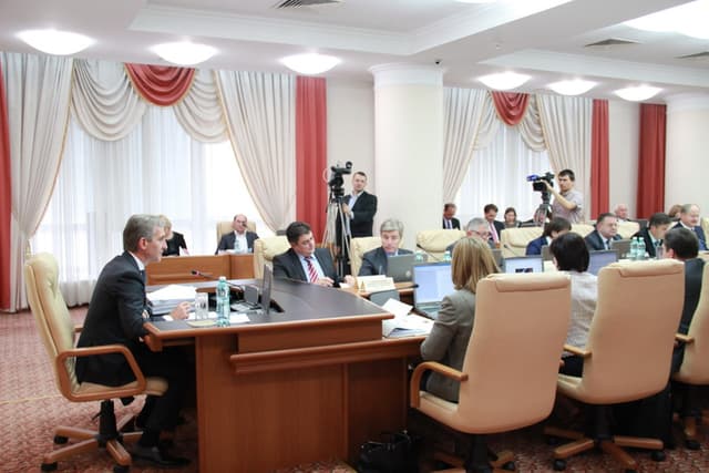 Salarii mai mari pentru personalul instituțiilor de învățămînt superior de stat