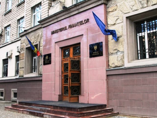 Competențele ce țin de elaborarea politicii în domeniul retribuirii muncii ar putea trece la Ministerul Finanțelor