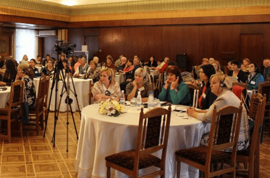 Peste 60 de femei s-au întrunit pentru a discuta despre oportunitățile create de programul Compact