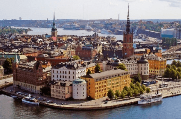 Tinerii din Moldova pot aplica la o bursă de studii în Suedia