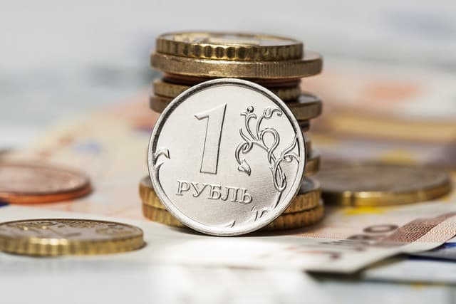 Банк России предложил населению выбрать символ рубля