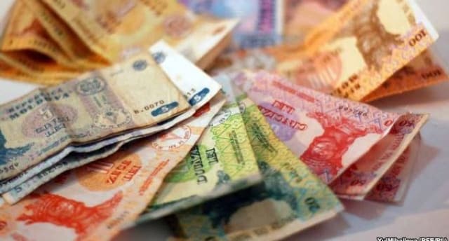 Tendințele de depreciere a leului vor fi menținute pe tot parcursul anului 2015