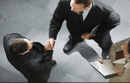 Un oligarh bulgar şi-a vândut cu un euro fabrica de muniţii şi operatorul telecom