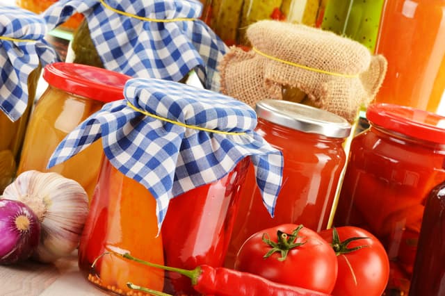 Compania ucraineană „T.B. Fruit”  va investi în finalizarea construcției fabricii de conserve din Moldova