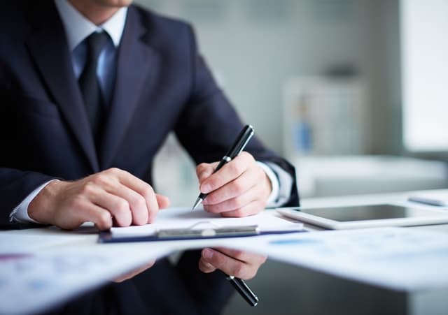 О мерах по обеспечению социального и медицинского страхования работников, с которыми работодатели не заключают письменного индивидуального трудового договора