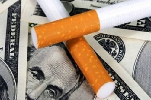 Канада: табачные компании заплатят $12 млрд курильщикам