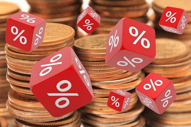 Право на личное освобождение, если размер заработной платы за месяц превышает 1/12 предельной годовой величины