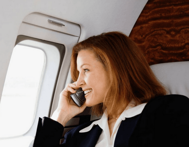 Telefoanele mobile vor putea fi utilizate la bordul avioanelor