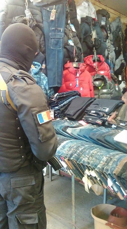 Percheziţii de amploare în cadrul unui dosar de contrabandă