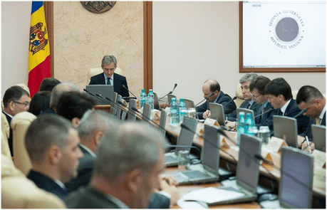 Правительство утвердило Регламент о процедуре получения освобождения от уплаты акцизов на дистилляты из вина при поставке в качестве сырья для производства других товаров