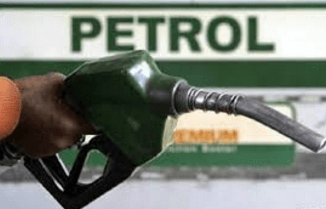 Încă două companii petroliere au ieftinit motorina
