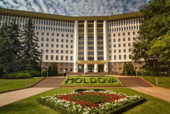 Депутаты вернулись к работе