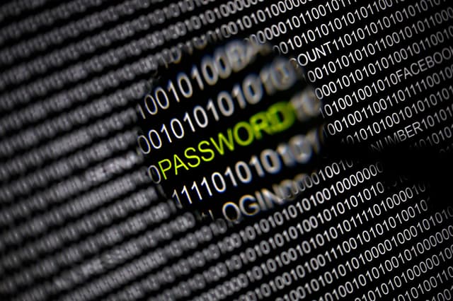 По делу о краже данных компании StarNet арестованы два человека