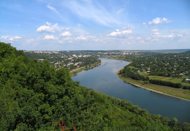 Centralele hidroenergetice din Ucraina au majorat debitele de apă pe rîul Nistru