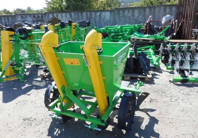 Молдавские фермеры получили сельхозоборудование в рамках программы "Compact"