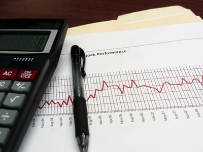 România: Excedent bugetar la nouă luni, datorită certificatelor pentru gaze şi taxei pe construcţiile speciale