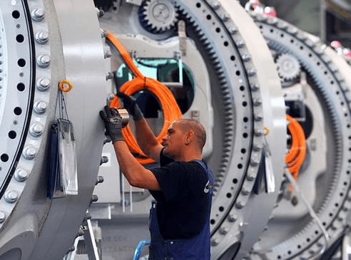 Немецкий бизнес без энтузиазма встречает 2016 год