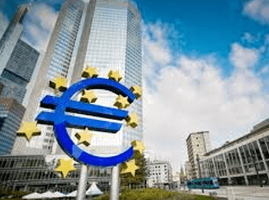 BCE presată să injecteze şi mai mulţi bani pe pieţe