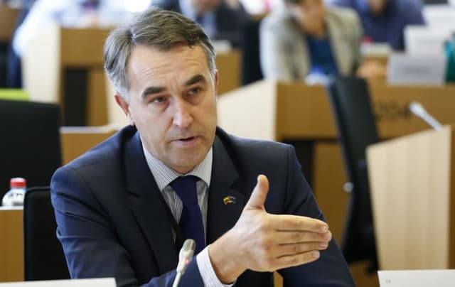 ЕС может приостановить помощь Молдове