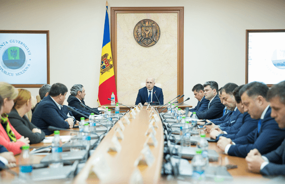 Noul guvern s-a întrunit în prima sa ședință