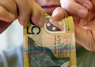 В 2016 году в Британии появятся пластиковые деньги