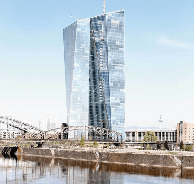 BCE adaugă obligaţiuni ale unor companii italiene pe lista activelor eligibile pentru a cumpăra lichiditate