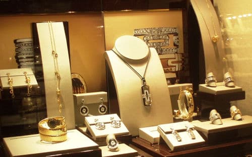 ГГНИ проведёт аукцион конфискованных ювелирных изделий